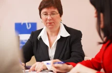 Как продвигаются «свои» и можно ли пробиться «чужому»
